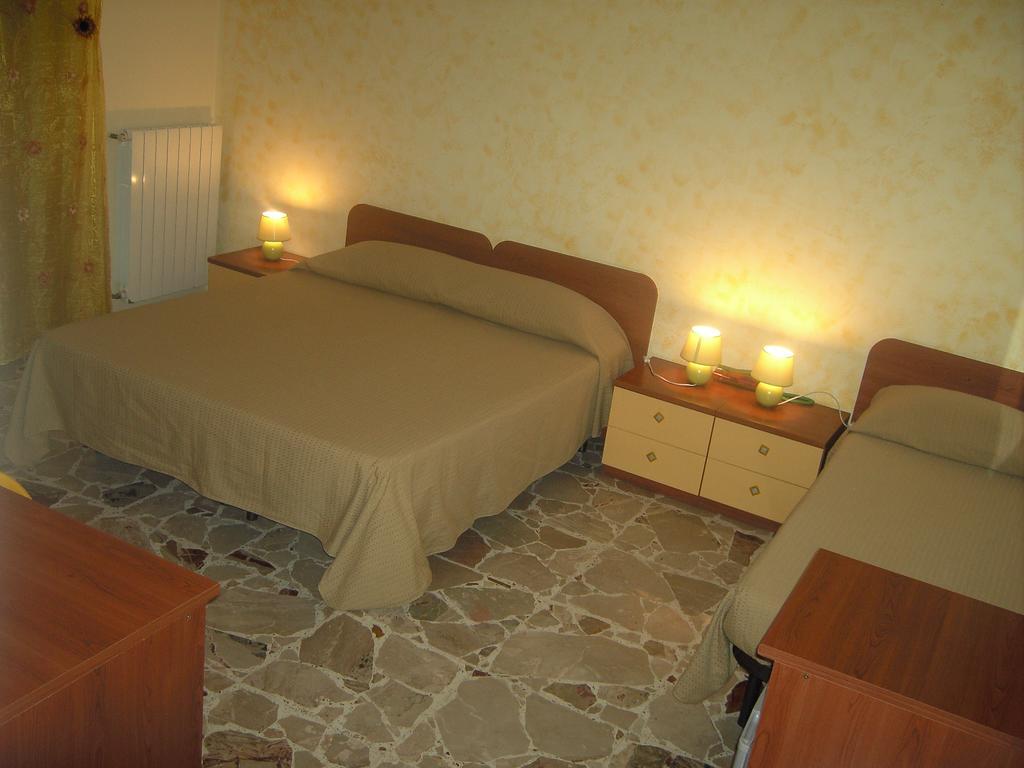 Etna Inn Motta SantʼAnastasia Стая снимка