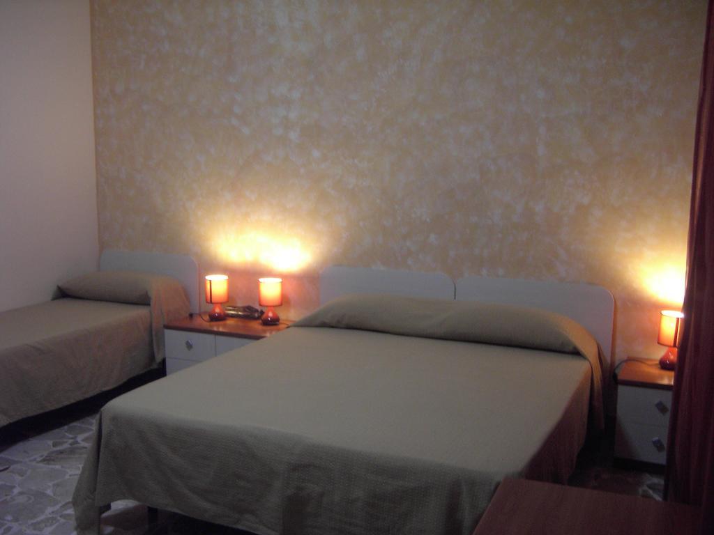 Etna Inn Motta SantʼAnastasia Екстериор снимка