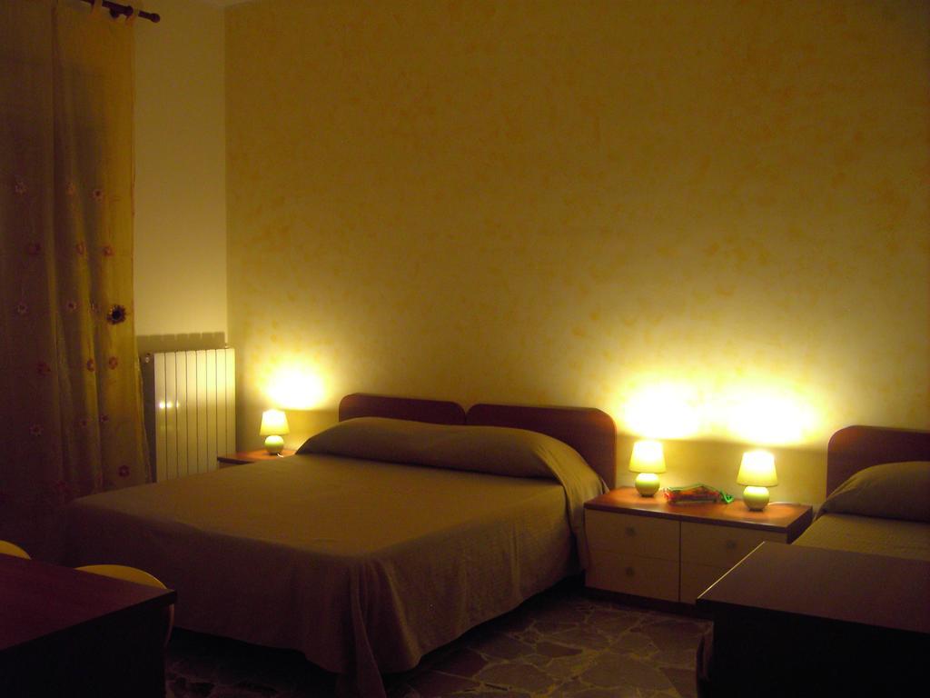 Etna Inn Motta SantʼAnastasia Екстериор снимка