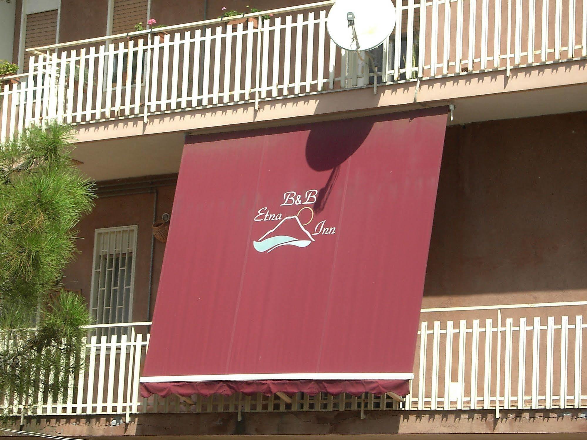 Etna Inn Motta SantʼAnastasia Екстериор снимка