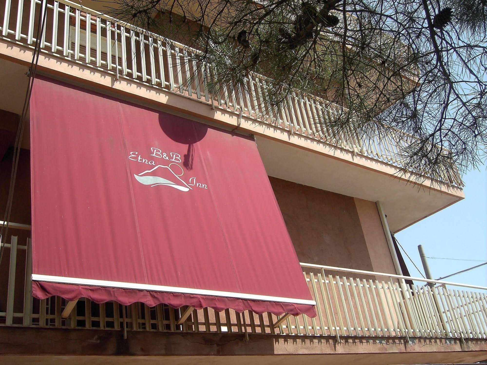 Etna Inn Motta SantʼAnastasia Екстериор снимка