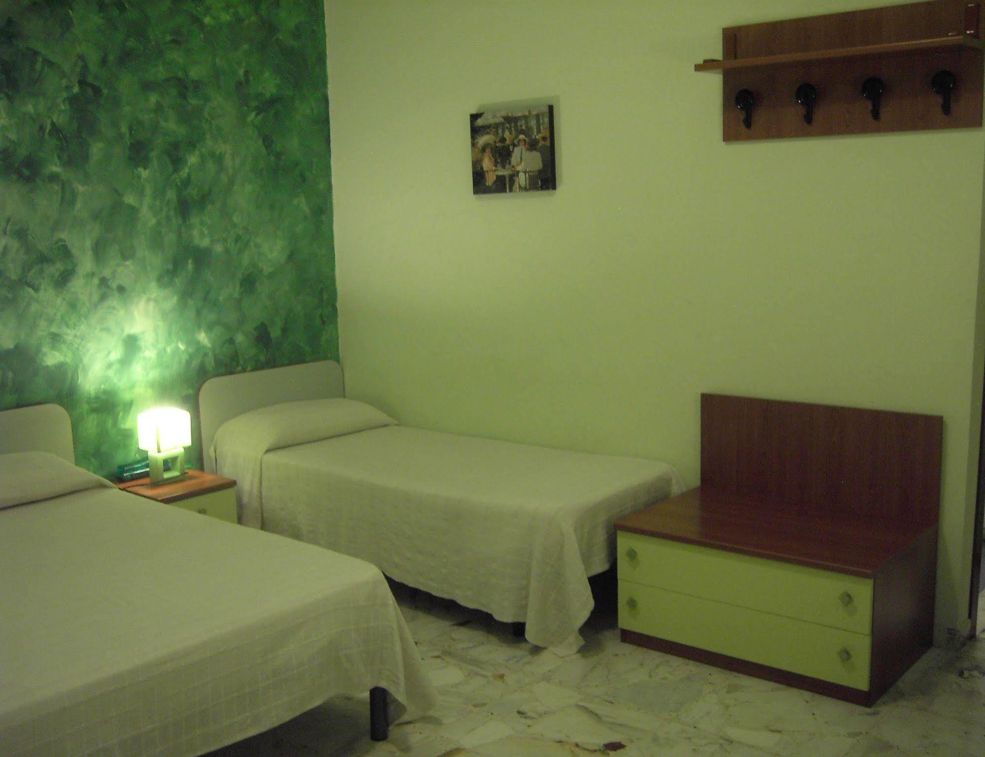Etna Inn Motta SantʼAnastasia Екстериор снимка