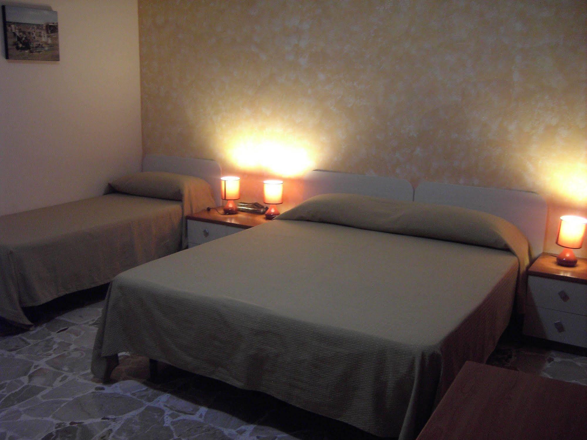 Etna Inn Motta SantʼAnastasia Екстериор снимка