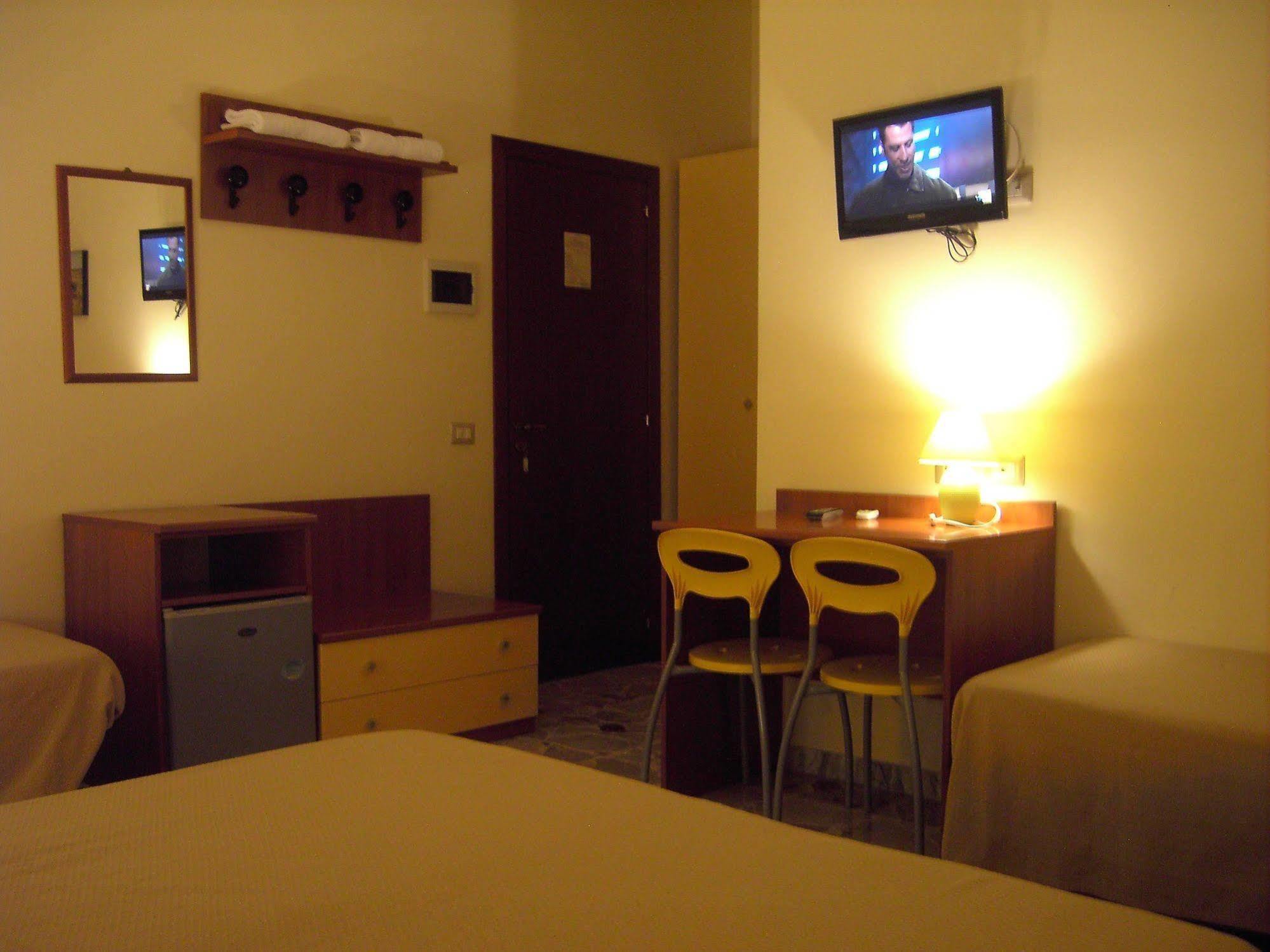 Etna Inn Motta SantʼAnastasia Екстериор снимка