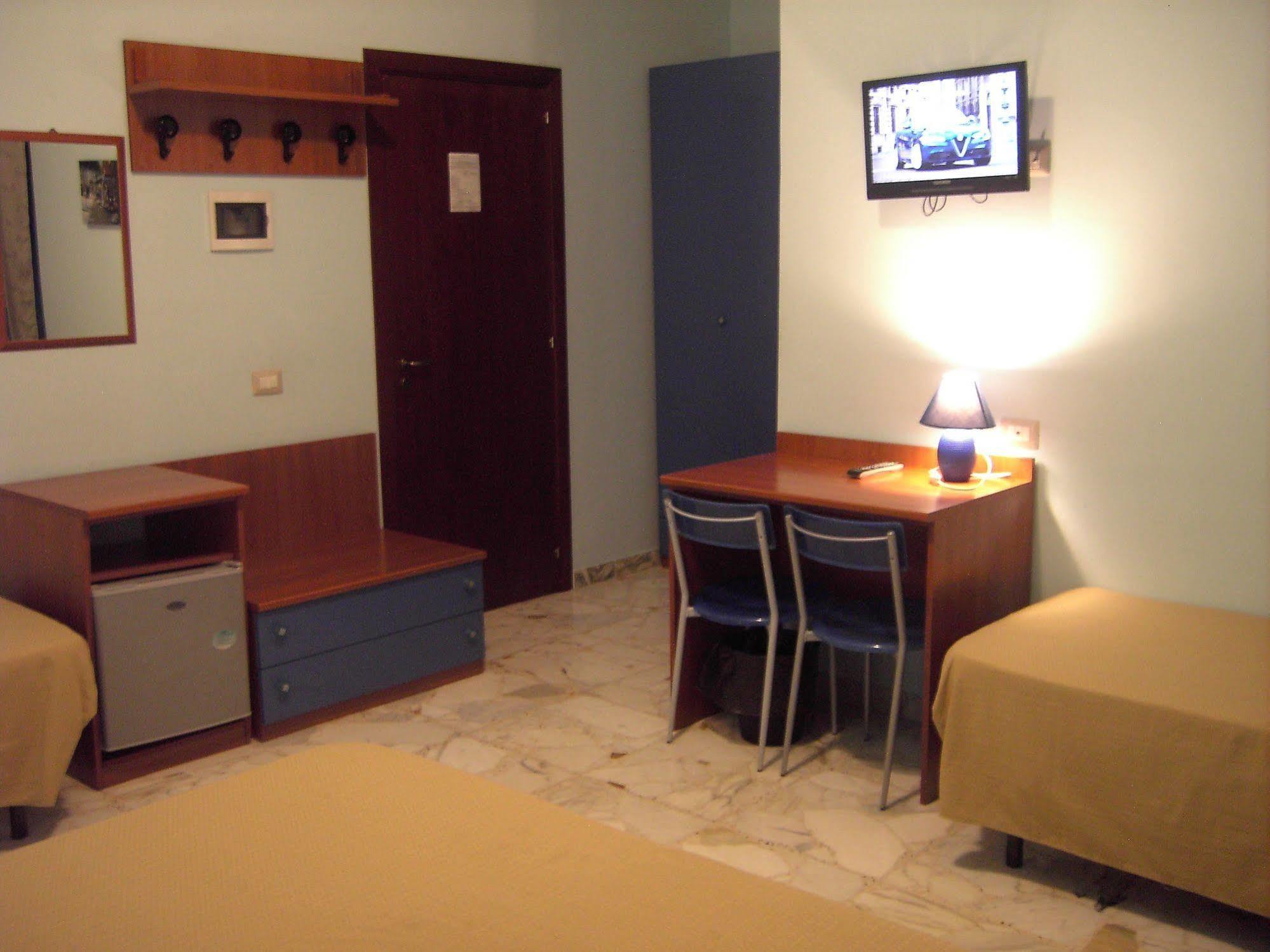 Etna Inn Motta SantʼAnastasia Екстериор снимка