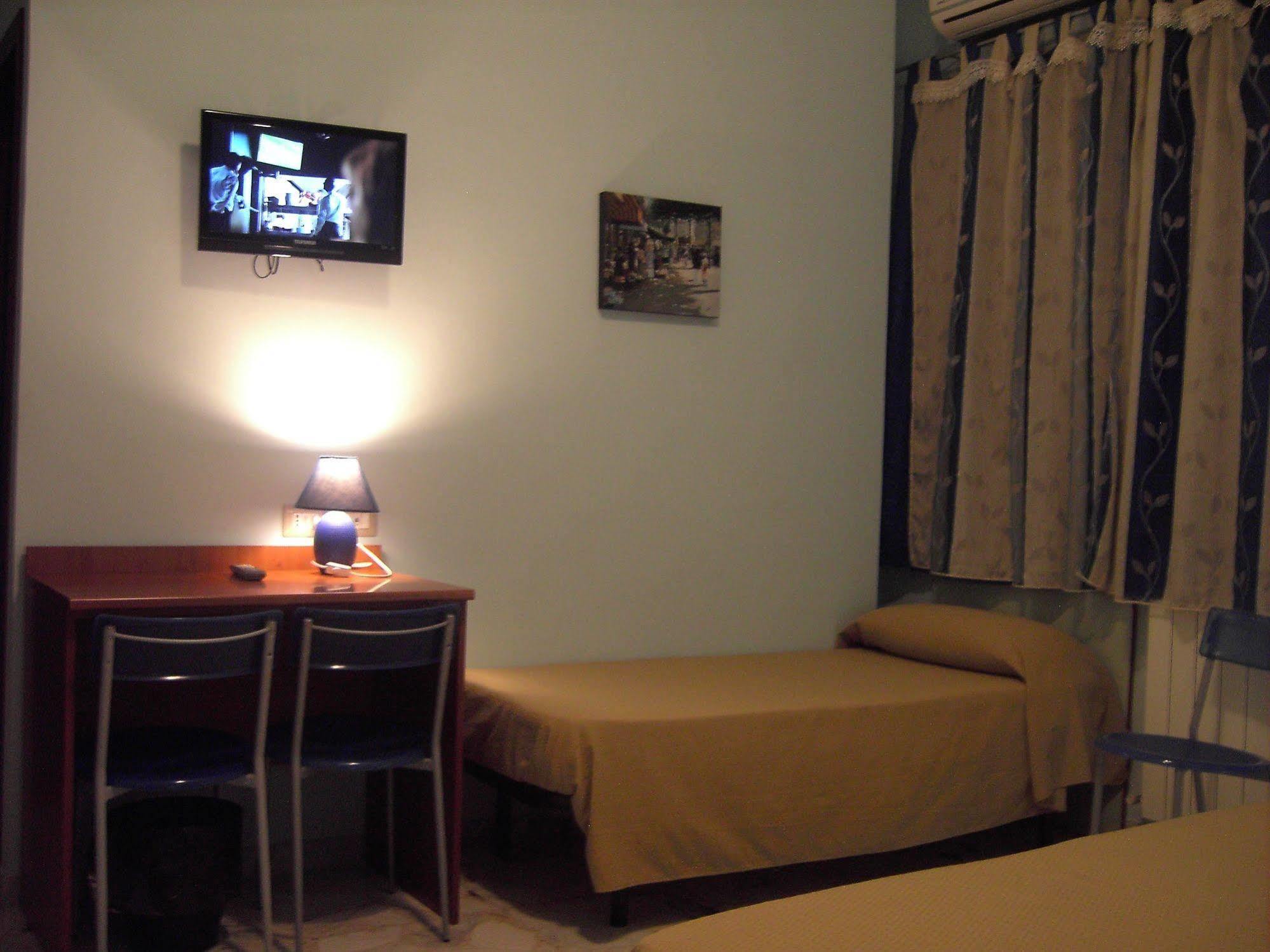 Etna Inn Motta SantʼAnastasia Екстериор снимка